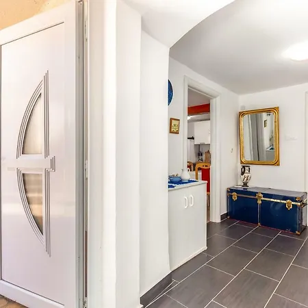 Apartment Lucija
