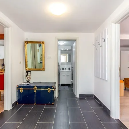 Lucija Apartment